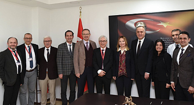 OMÜ Tıp Fakültesi Dekanlığında Görev Değişimi
