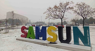 Samsun'da Kar Yağışı Etkili Başladı