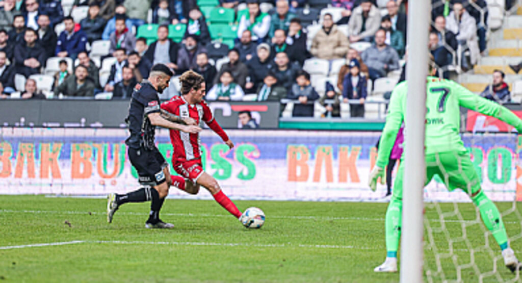 Samsunspor Konyaspor'dan Mevlana Şekeri Gibi 3 Puan Aldı