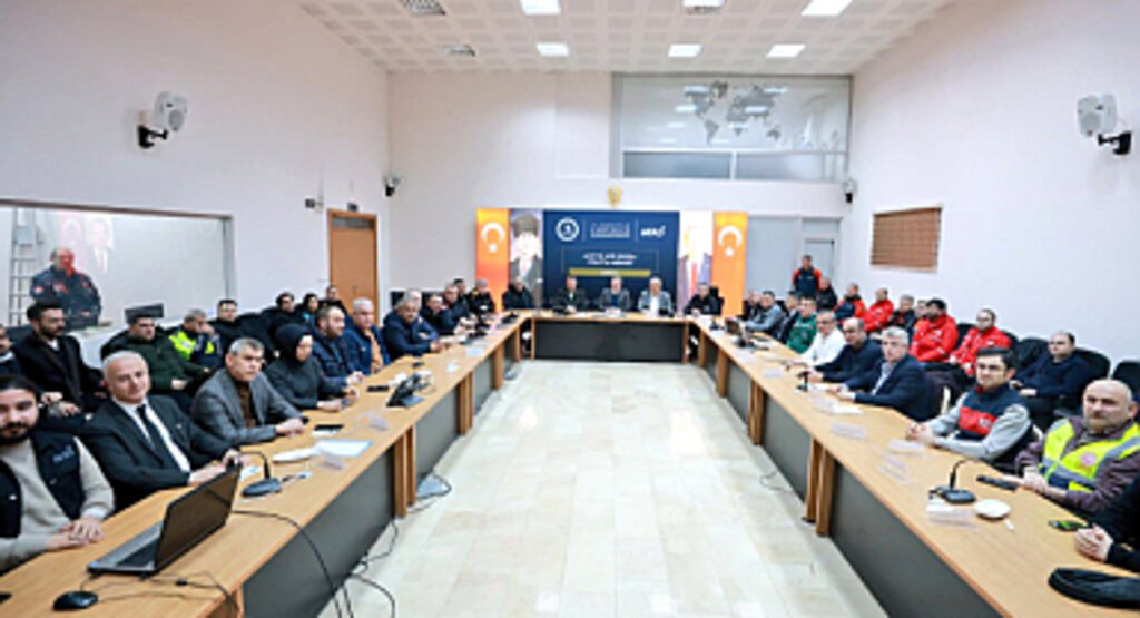 Vali Orhan Tavlı'dan Karla Mücadele Eden Tüm Kurumlara Teşekkür