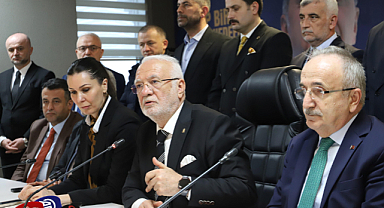 AK Parti Samsun'da 14 Meclis Üyesine Rozet Taktı