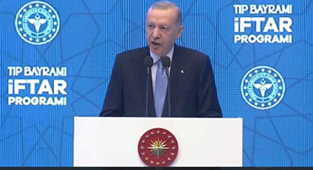 Cumhurbaşkanı Erdoğan: yıl sonuna kadar 37 bin sağlık personeli istihdam edeceğiz 