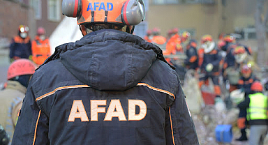 AFAD'dan Hasarlı Binalara Girmeyin Uyarısı