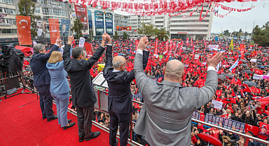 CHP İl Başkanı Mehmet Özdağ: “Tüm demokrasi sevdalılarına teşekkür ediyoruz”.