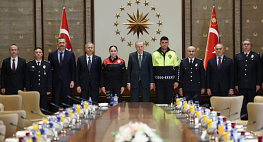 Cumhurbaşkanı Erdoğan: Polisimizin ahlaksız ve alçak iftiralarla töhmet altında bırakılmasına müsaade etmeyiz