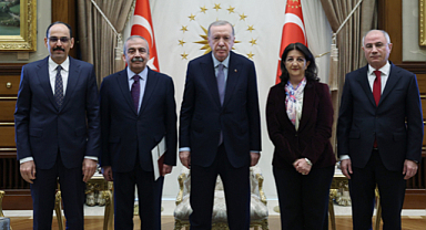 Cumhurbaşkanı Erdoğan ve DEM Parti Heyeti Külliyede Görüştü