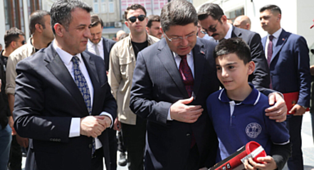 ADALET BAKANI TUNÇ’TAN BAŞKAN DOĞAN’A ZİYARET