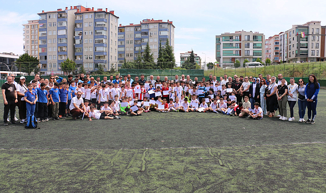 Atakumlu minik futbolcuların turnuvası sona erdi