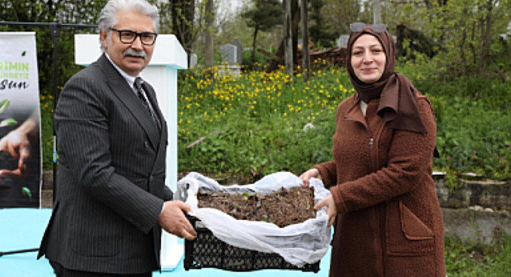 Büyükşehirden Çilek Üreticilerine 1 milyon 539 bin liralık destek