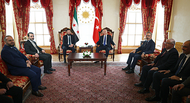 Cumhurbaşkanı Erdoğan, Ahmed Şara ile Dolmabahçe Çalışma Ofisi'nde görüştü