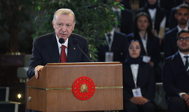 Cumhurbaşkanı Erdoğan: Yeni anayasayı gençlerle birlikte inşa edeceğiz