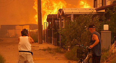 İzmir yanıyor: Yerleşim alanları tehdit altında