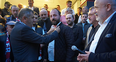 MHP Canik’te Büyük Katılım: 200 Yeni Üye Rozet Taktı