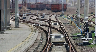 Rusya’da yolcu treni üzerine köprü çöktü: Çok sayıda ölü var