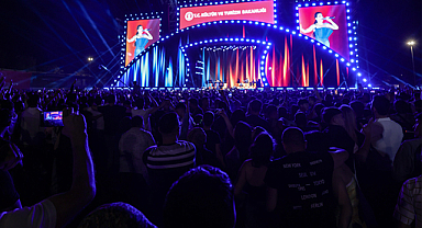 SAMSUN KÜLTÜR YOLU FESTİVALİ’NDE EBRU YAŞAR RÜZGARI