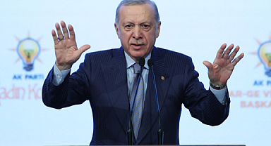 Erdoğan'dan Özel'e Leman Tepkisi: Milyonların gördüğü hakareti, rezilliği, provokasyonu göremiyorsun