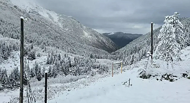 Rize ve Trabzon’un yaylalarına Temmuzda kar sürprizi