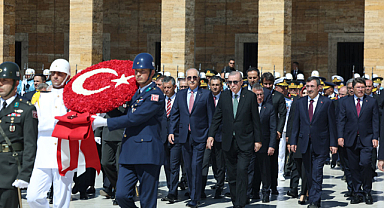 30 Ağustos Zafer Bayramı: Devlet Erkanı Anıtkabir’de