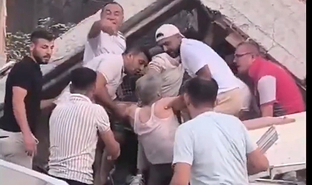 Balıkesir depremi: 16 bina yıkıldı 1 kişi hayatını kaybetti