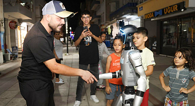 Canikliler İnsansı Robot CANİKFESTMAN ile tanıştı