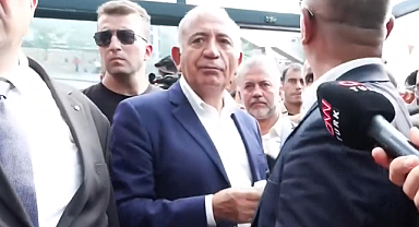 Gürsel Tekin'e CHP İstanbul İl Başkanlığı'nda şişe fırlatıldı