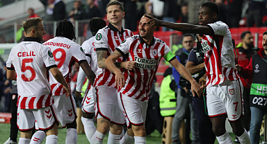 Samsunspor'dan muhteşem galibiyet: 3 gol 3 puan