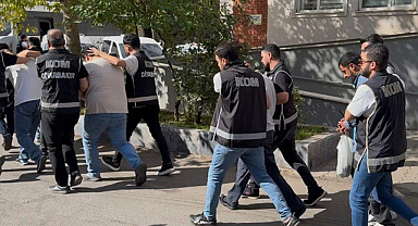 Silah kaçakçılarına 13 ilde operasyon: 78 gözaltı 19 tutuklama