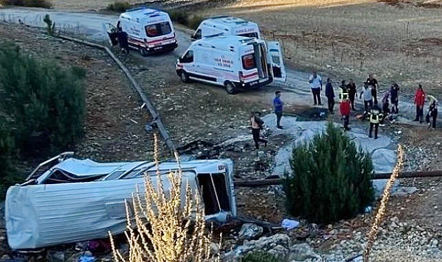 Tarım işçilerini taşıyan servis şarampole yuvarlandı: 5 ölü, 14 yaralı