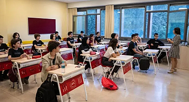 Ara tatil bitti: Milyonlarca öğrenci yeniden sınıflarda