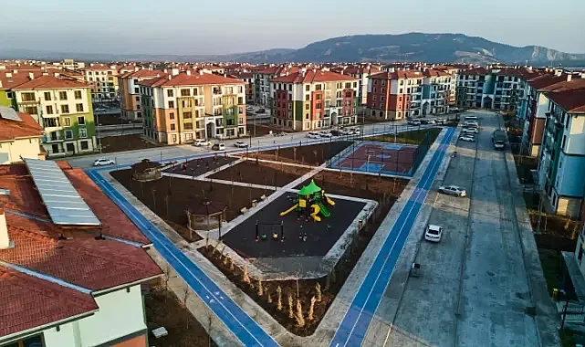 Deprem bölgesinde 350 bininci konut bugün teslim ediliyor