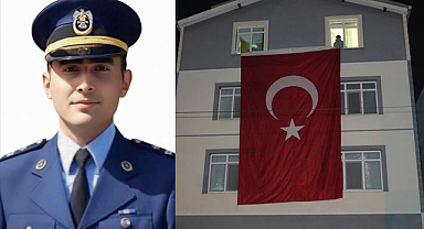  Şehit Astsubay Üstçavuş Emre Altıok'un Samsun'da Baba Evine Türk Bayrağı Asıldı