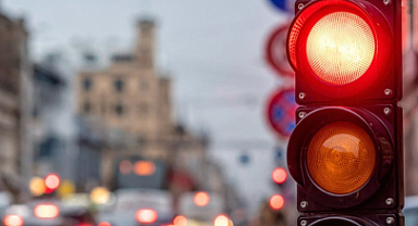 6. kez kırmızı ışık ihlali yapanın ehliyeti iptal edilecek