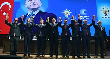 2 CHP'li, 2 YRP'li Belediye Başkanı daha Ak Parti rozeti taktı