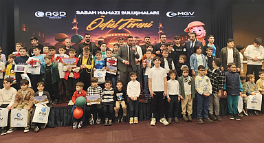 AGD Samsun Sabah Namazı Buluşmalarına katılan çocuklar ödüllerini aldı