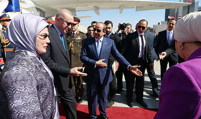 Cumhurbaşkanı Erdoğan Sisi Tarafından Kırmızı Halıyla Karşılandı