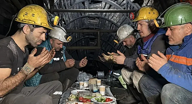 Maden işçileri yerin yüzlerce metre altında ilk sahurlarını yaptı