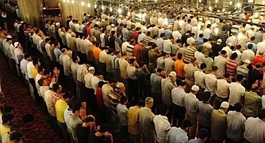 Ramazan bu gece kılınacak Teravih namazı ile başlayacak