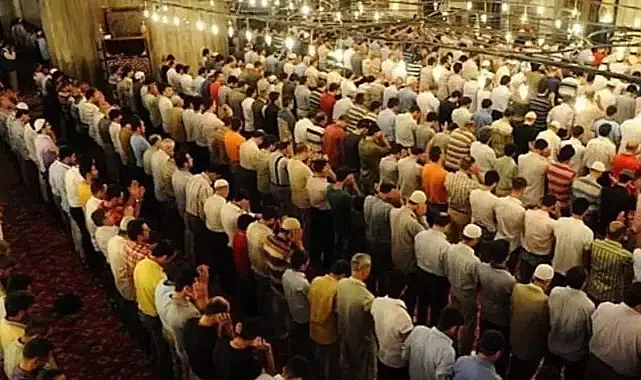 Ramazan bu gece kılınacak Teravih namazı ile başlayacak