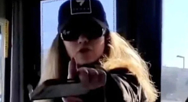 Savcıyım deyip başörtülü kadına tehditler savuruyordu: Tutuklandı