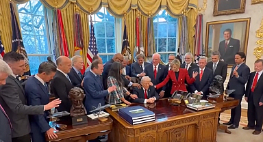 ABD'nin işi duaya kaldı: Dini liderler Trumpa başarılı olması için dua etti