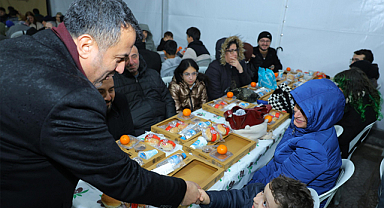 Büyükşehir binlerce kişiyi iftar sofralarında buluşturuyor