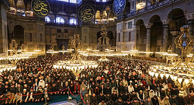 Diyanet il il bayram namazı saatlerini açıkladı