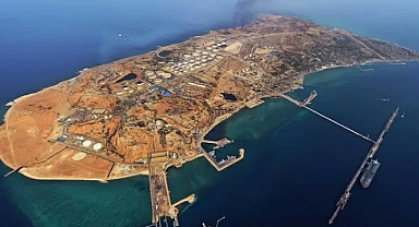 İran''dan petrolü benim olacak diyen Trump'a rest: Askerleri köpek balıklarına yem ederiz