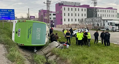 Samsun’da öğrenci servisi devrildi: 11 yaralı