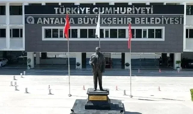 Antalya’da belediye şirketine operasyon: 34 gözaltı