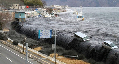 Endonezya'da 7,4 büyüklüğünde deprem