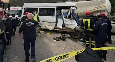İşçi servisi ile tır çarpıştı: 7 ölü 7 yaralı