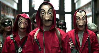 İtalya'da film gibi banka soygunu: 25 kişi rehin alındı