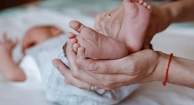 Komisyondan geçti: Doğum izni 24 haftaya yükseliyor