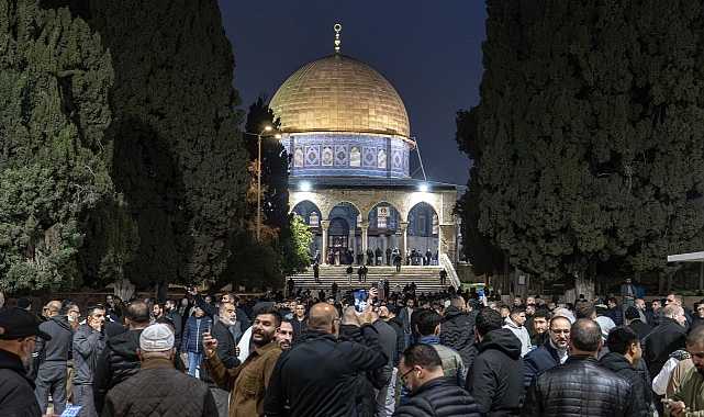 Mescid-i Aksa, 41 gün sonra ibadete açıldı